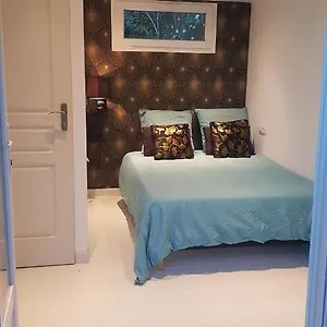  Séjour chez l'habitant Bedroom Riviera - Private Entrance