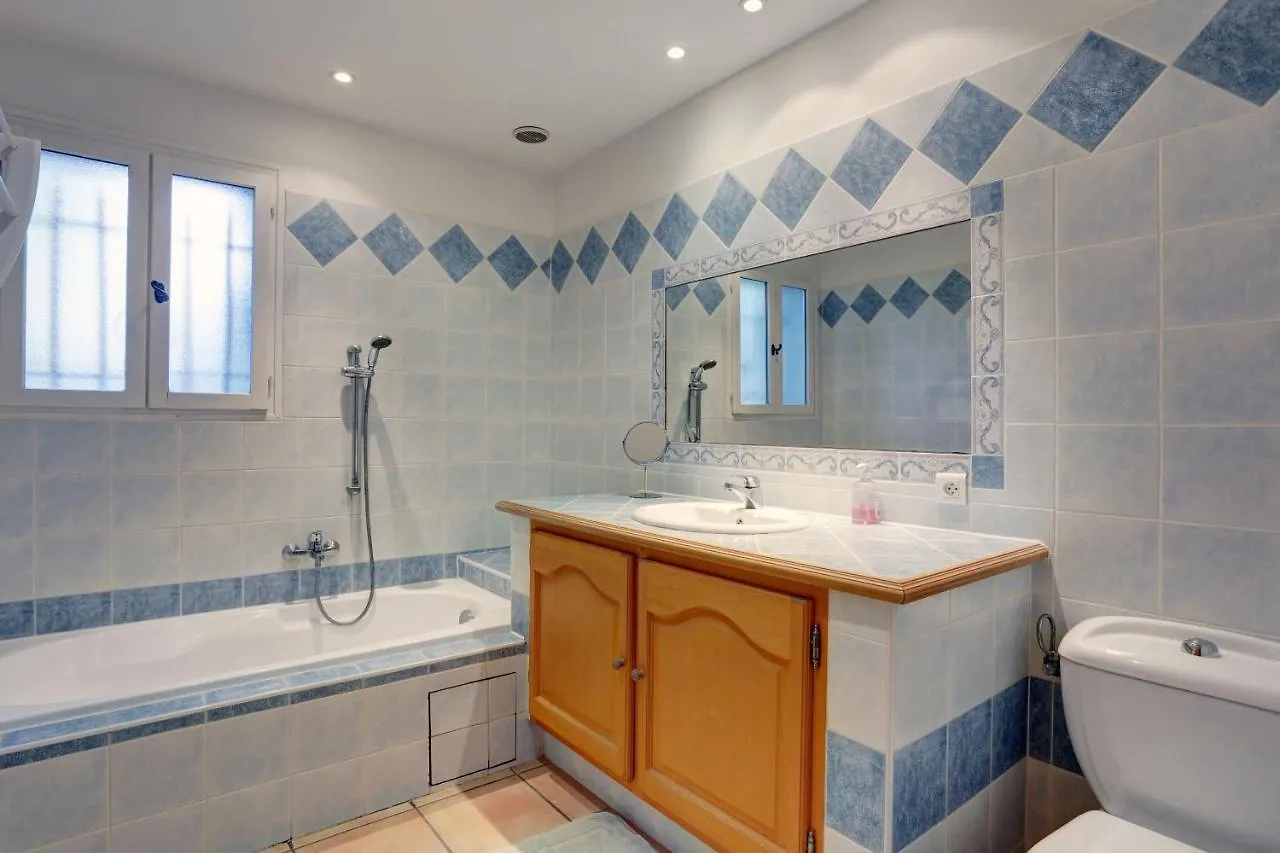 Villa De Charme, 8 Pers, Climatisee, Piscine Chauffee, Calme Garanti Roquebrune-sur Argens 0*,  Frankrike